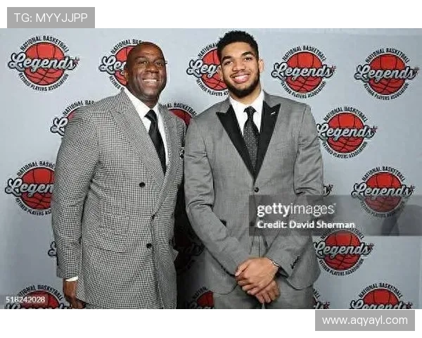 卡尔安东尼唐斯的篮球之路与未来发展展望分析