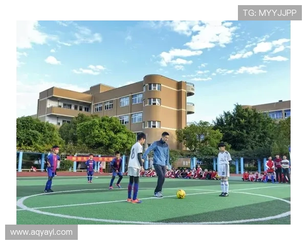 棉农与吉达阿赫的对决:一场激烈的足球较量与农田的故事交织 棉农与吉达阿赫的对决:一场激烈的足球较量与农田的故事交织