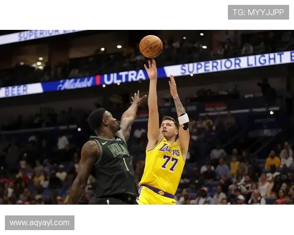 湖人对阵鹈鹕精彩赛事免费直播全程回放与分析分享