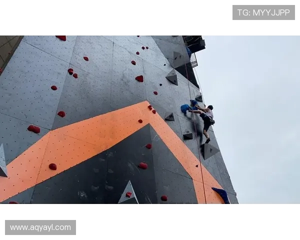 成都攀岩队的灵活性探讨与训练方法分析